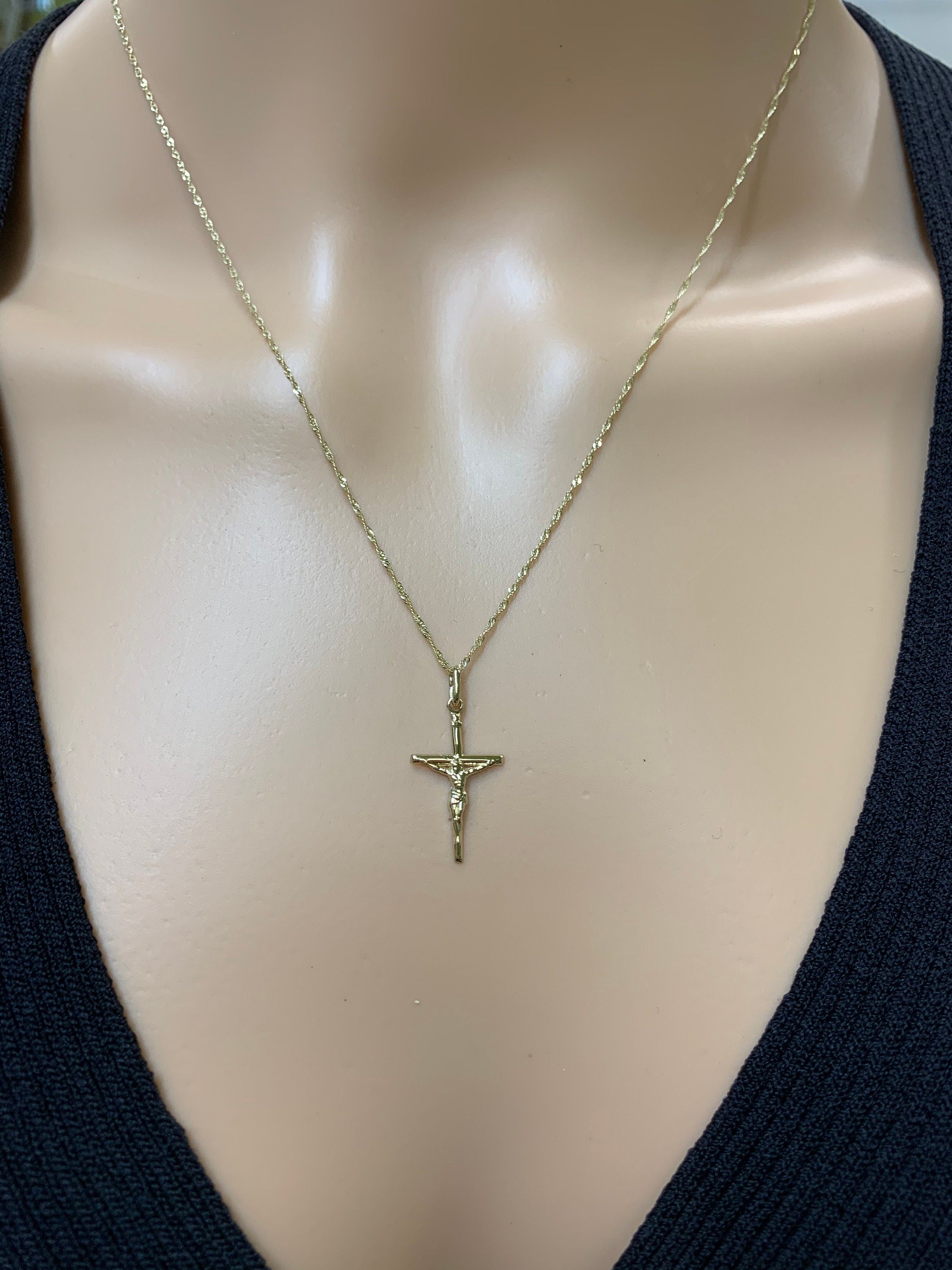 14K Gold Jesus Crucifix Pendant Necklace - Christian Jewelry - Gianni Deloro