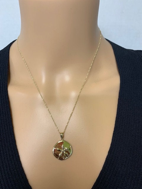 14K Gold Sand Dollar Necklace - Beach Jewelry - Gianni Deloro